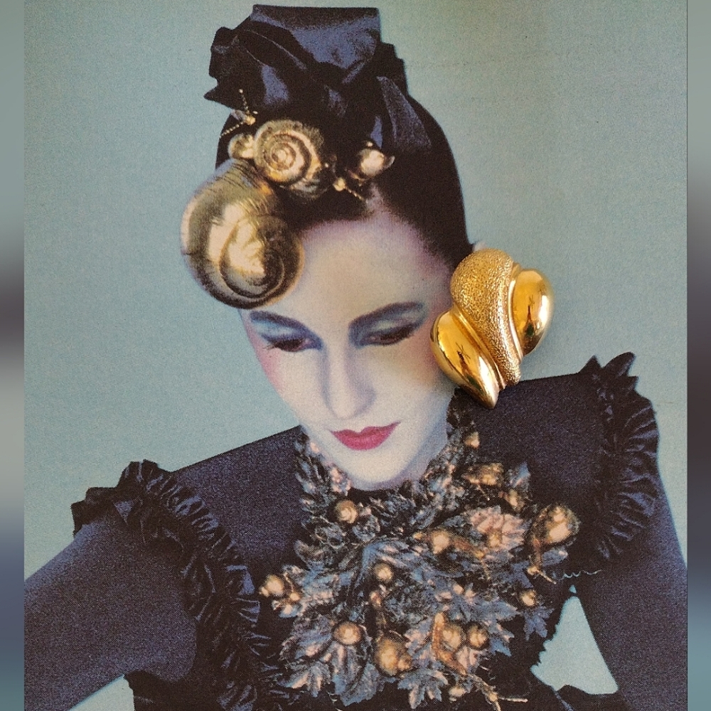 St. John gold-tone clip earrings vintage